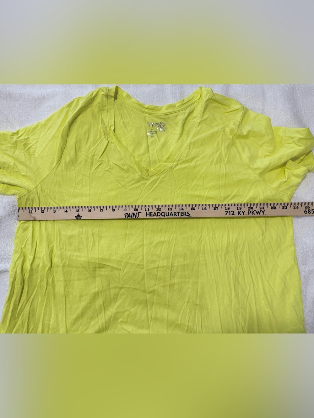 2x (20-22) women’s Terra & Sky Bright Yellow V-Neck Tee - Picture 3 of 4